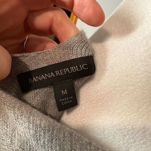 Banana Republic double v-neck drop shoulder gray sweater size M - Picture 5 of 8